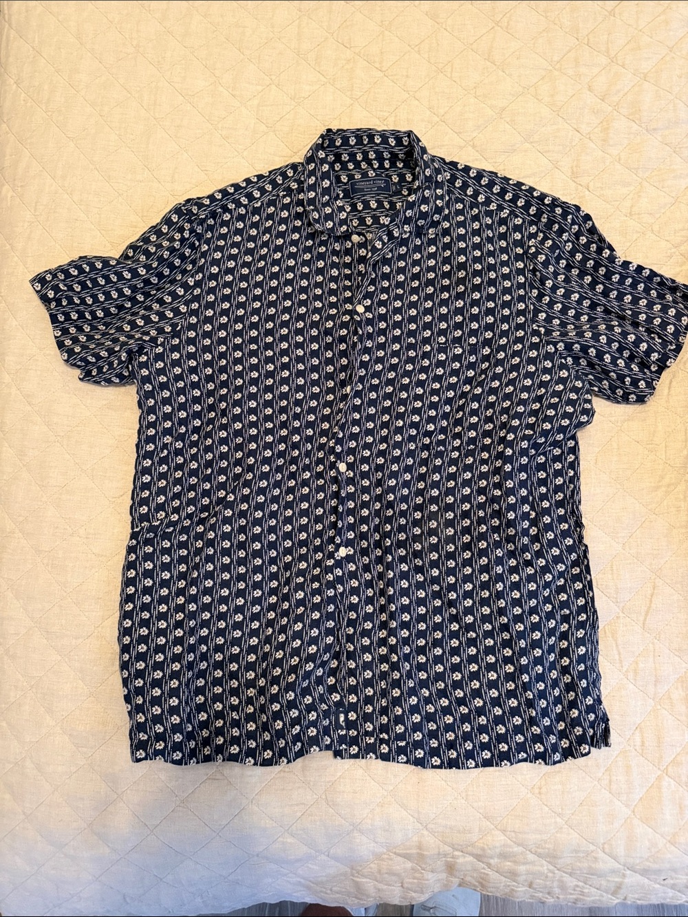 Vineyard Vines Navy Short-Sleeve Button-Down with White Geometric Print